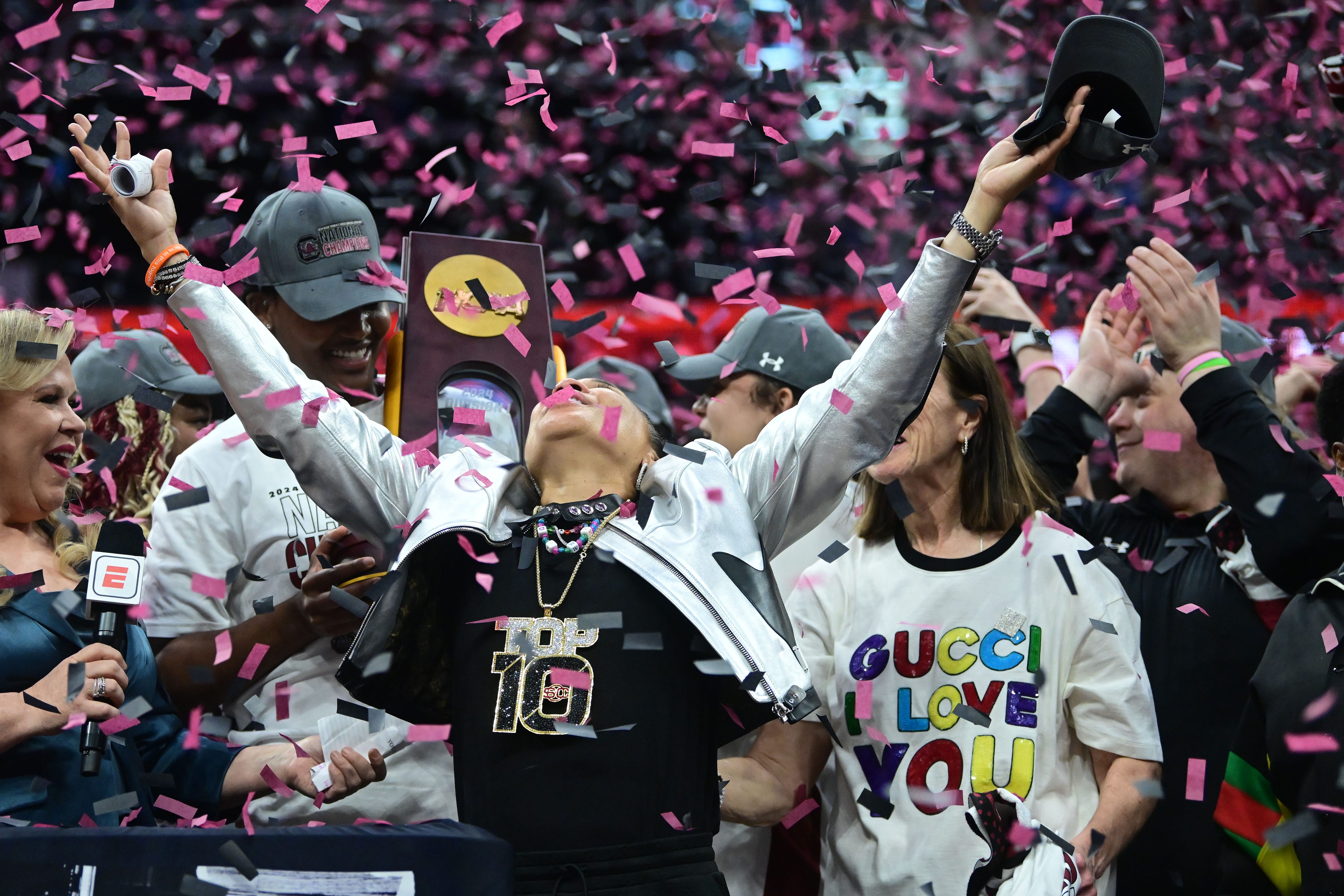South Carolina's Dawn Staley reveals why she's a coach after never wanting to be one